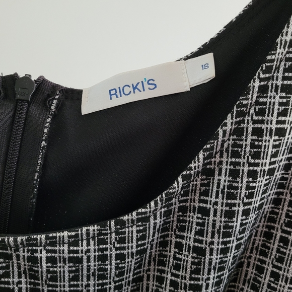 Ricki's Sleeveless Midi Fitted Black & Silver Dress with pockets size 18 - Picture 5 of 8